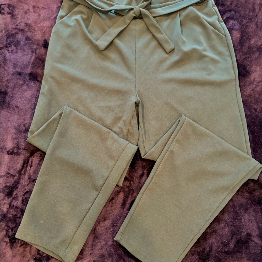 Sapphire Red Elegant Olive Women's Trousers